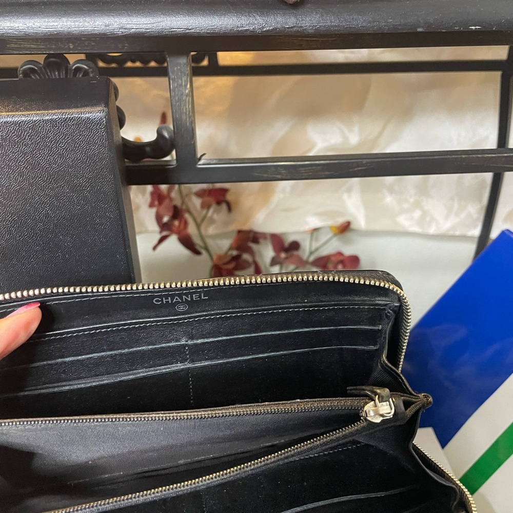 Chanel Wallet - Picture 10 of 11